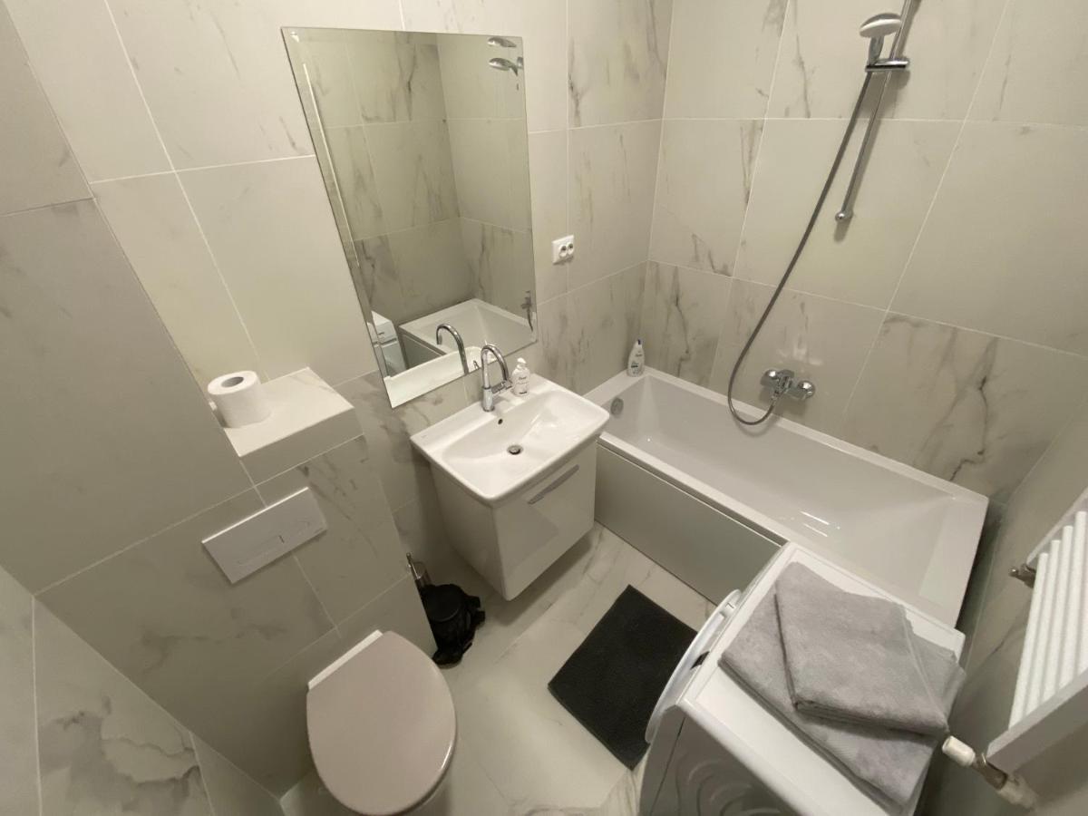 Studio Palas - The Central Spot Ясси Екстер'єр фото